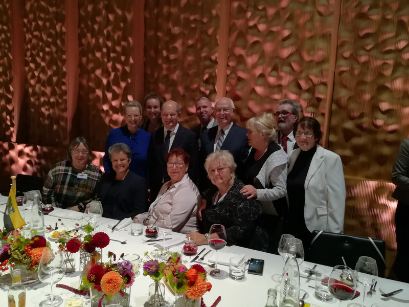 Bürgerdelegation aus Sachsen-Anhalt mit Bundeskanzler Olaf Scholz und der stellv. Ministerpräsidentin, Dr. Lydia Hüskens.