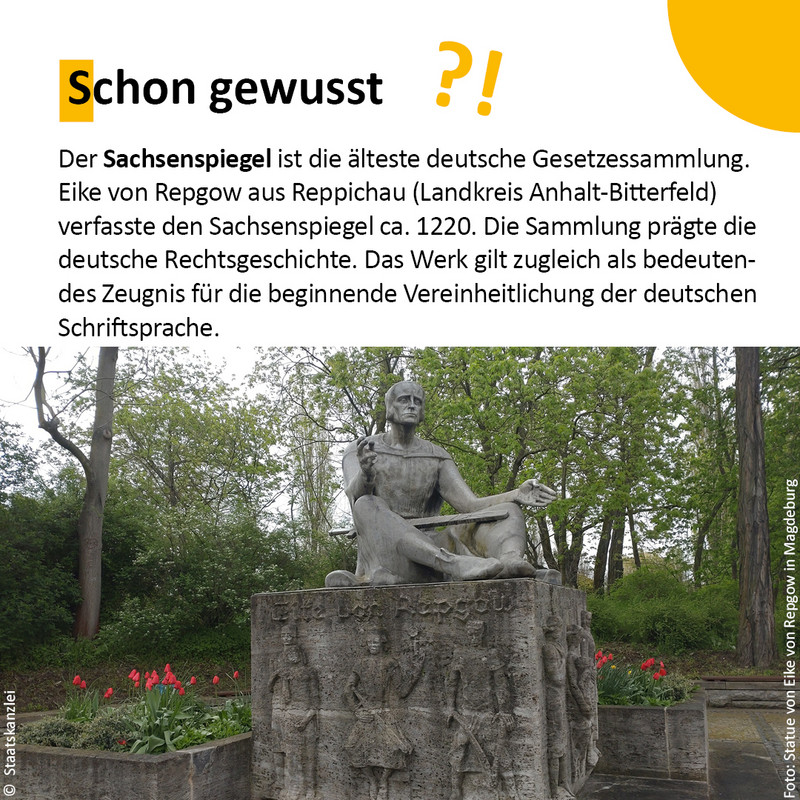 Das Bild zeigt eine Statue vo Eike von Repgow.